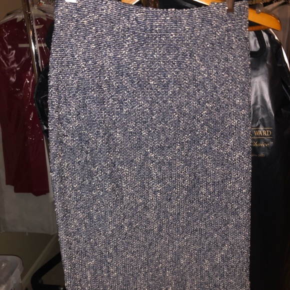 St. John Skirt - Picture 3 of 4